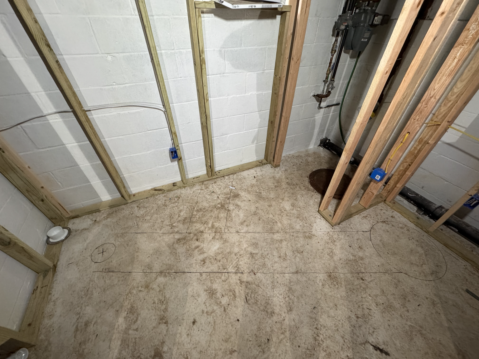 Layout and planning for half bath fixture placement